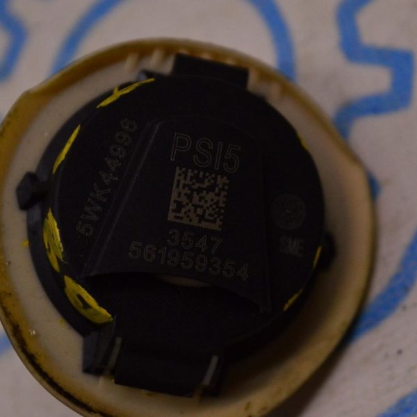 Датчик подушки безопасности дверь прав VW Passat b8 USA 561959354