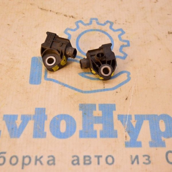 Датчик подушки безопасности перед лев VW Passat b8 USA 561959659