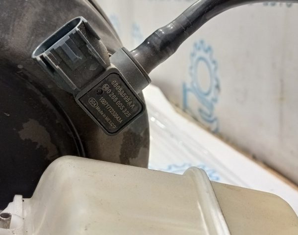 Датчик вакуумного усилителя тормозов Chrysler 200 15-17 68053595AA