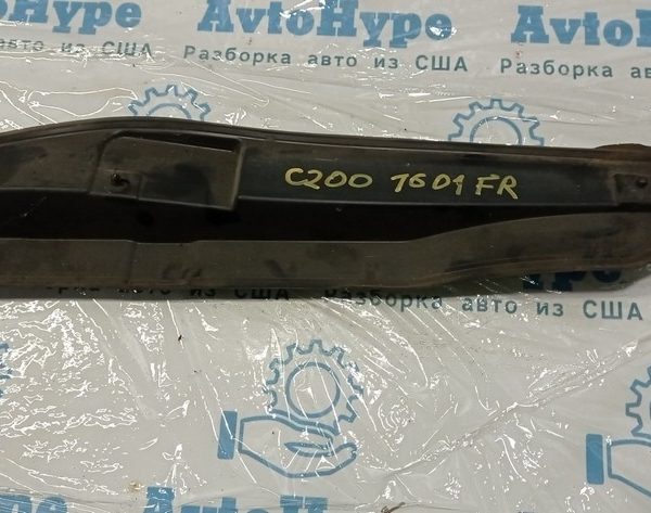 Уплотнитель дверь-крыло прав Chrysler 200 15-17 68144952AC