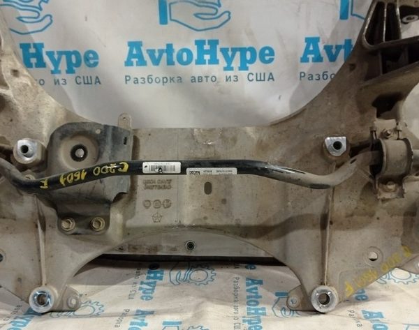 Кронштейн центральной подушки двигателя Chrysler 200 15-17 2.4, 3.6 68184357AC