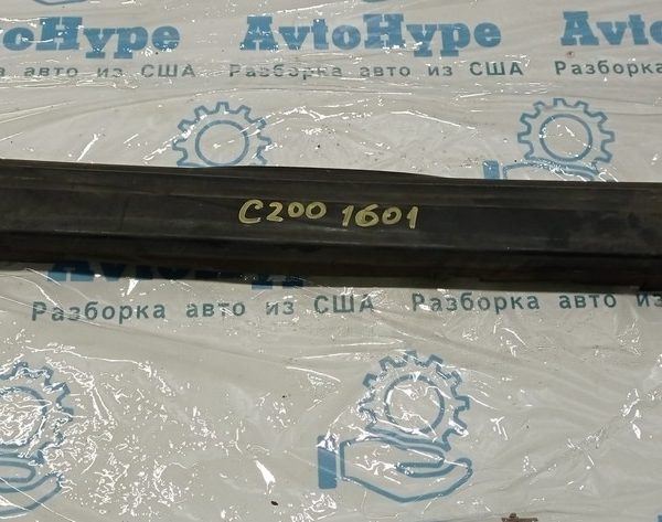 Дефлектор радиатора верх Chrysler 200 15-17 2.4 68381763AA