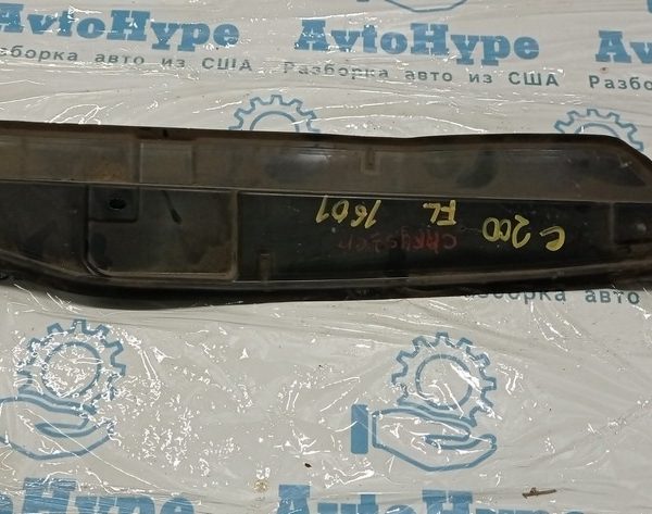 Уплотнитель дверь-крыло лев Chrysler 200 15-17 68144953AC