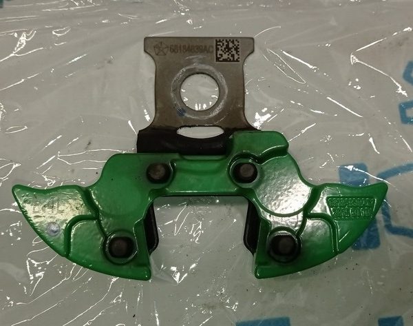 Кронштейн рулевого колеса  Chrysler 200 15-17 68184839AC