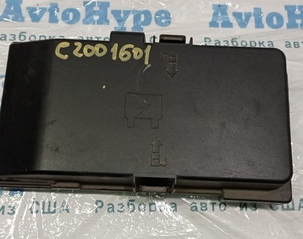 Крышка блока предохранителей подкапотная Chrysler 200 15-17 68212600AC