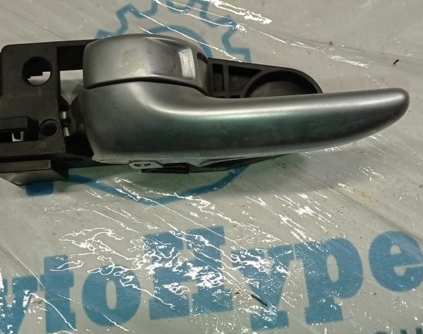 Ручка двери внутренняя передняя левая Chrysler 200 15-17 68249055AA