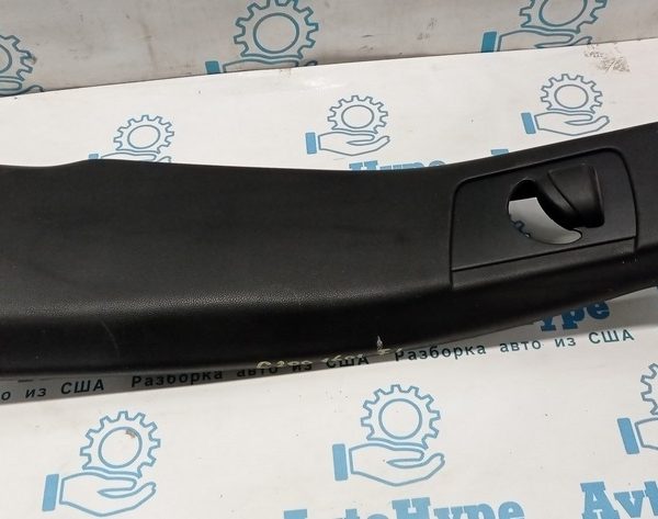 Накладка центральной стойки верхняя левая Chrysler 200 15-17 черн 1XW65DX9AI