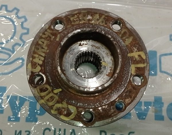 Ступица перед лев Chrysler 200 15-17 68137552AC