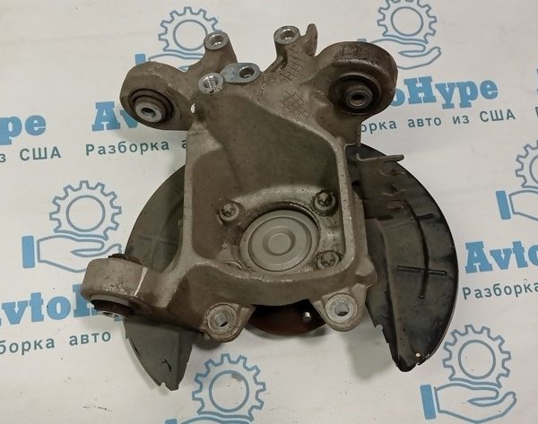 Цапфа зад прав Chrysler 200 15-17 68200070AD