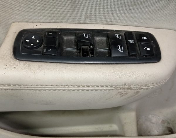 Управление стеклоподъемником перед лев Chrysler 200 15-17 68271203AB