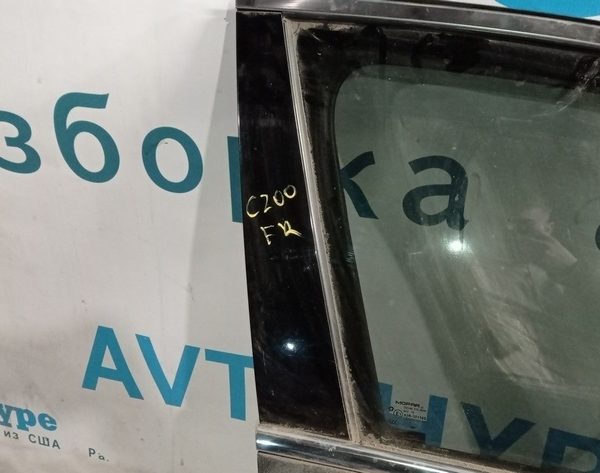 Накладка двери боковая перед прав Chrysler 200 15-17 68144226AC