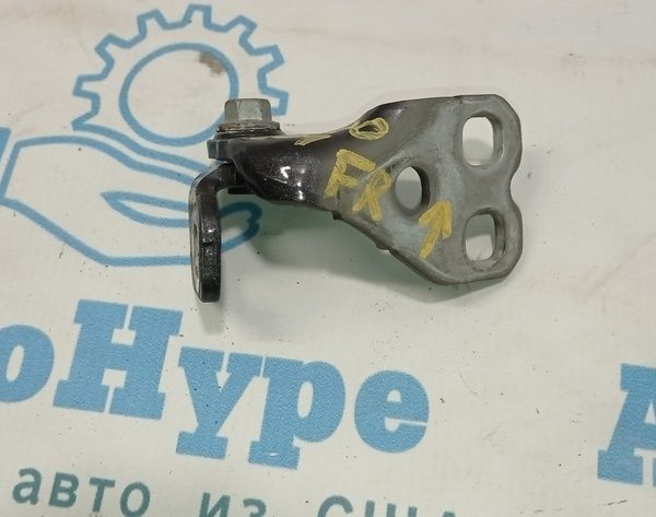 Петля двери верхняя передняя правая Chrysler 200 15-17 68214360AC