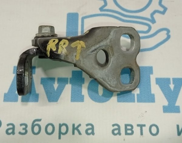 Петля двери верхняя зад прав Chrysler 200 15-17 68214358AC