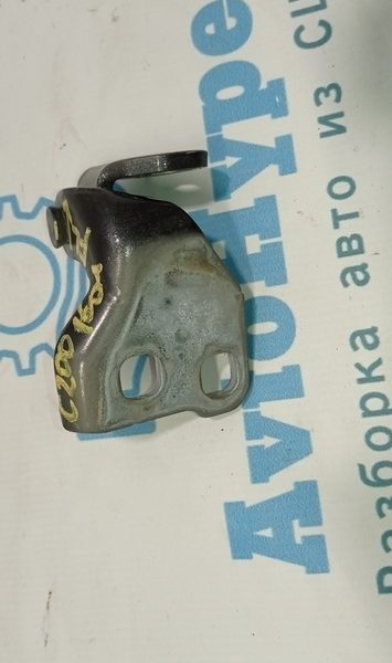 Петля двери нижняя передняя левая Chrysler 200 15-17 68214361AC