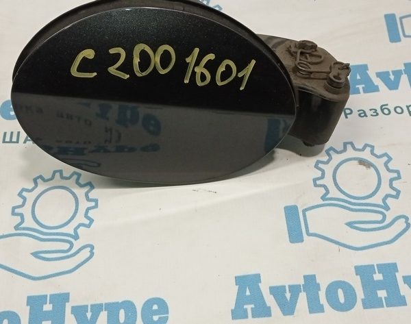 Лючок бензобака Chrysler 200 15-17 графит (01) 68137577AA
