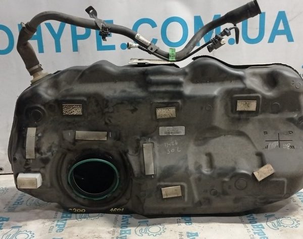 Заливная горловина топливного бака Chrysler 200 15-17 68156260AE