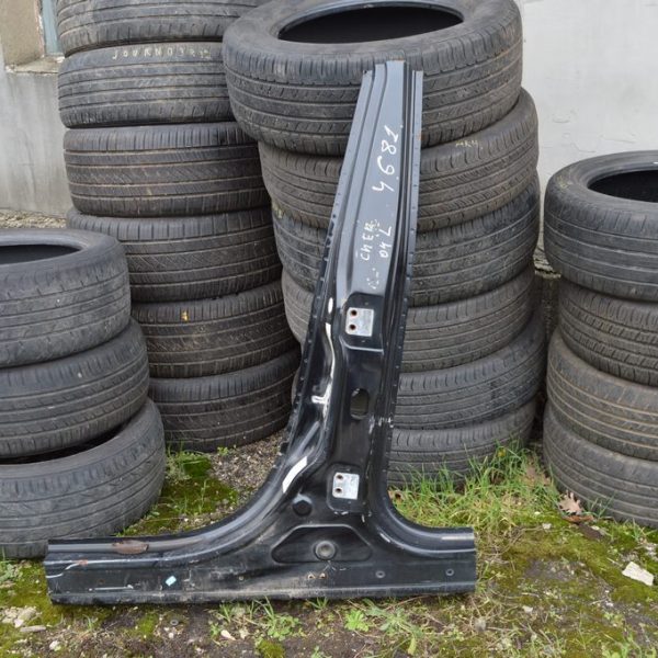 Стойка кузовная центральная левая Jeep Cherokee KL 14- черная,цвет PXR (04) 68340151AB