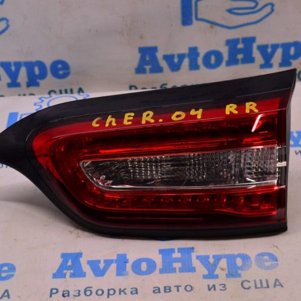 Фонарь внутренний (крышка багажника) правый Jeep Cherokee KL 14-18 дорест (04) 68330344AA