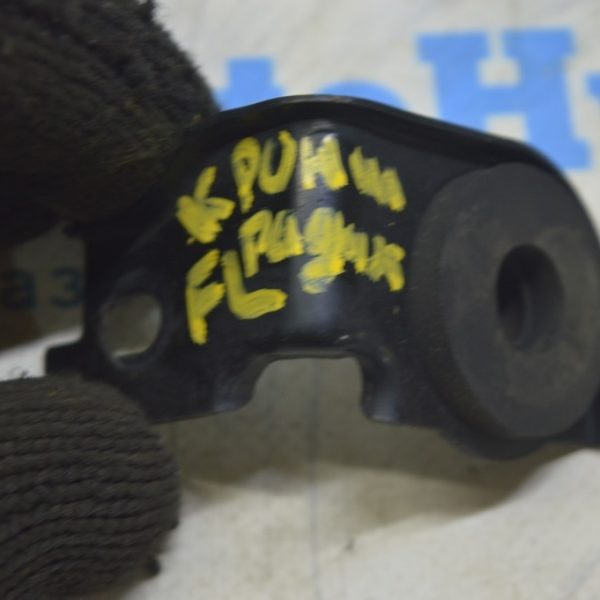 Кронштейн радиатора инвертора верхний левый Honda Clarity 18-21 usa металл+ резина 1J086-5WJ-A00