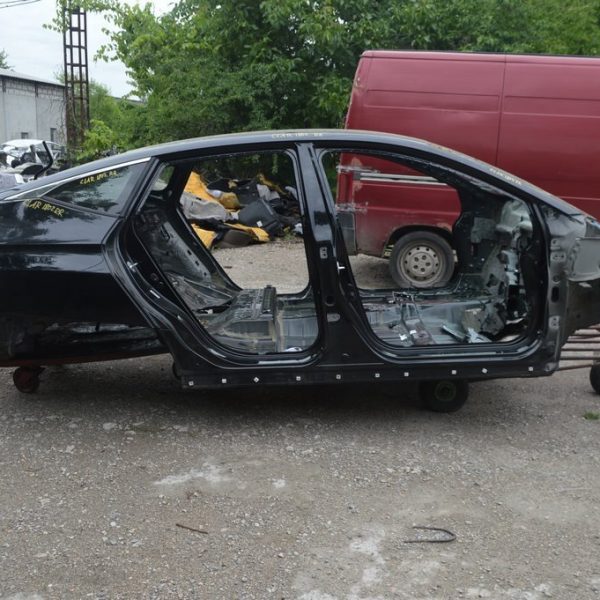 Четверть передняя правая Honda Clarity 18-21 usa черная (02) 63130-TRT-305ZZ