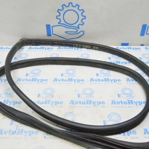 Уплотнитель дверного проема перед прав Honda CRV 07-11 черн 72315-SWA-A01ZA