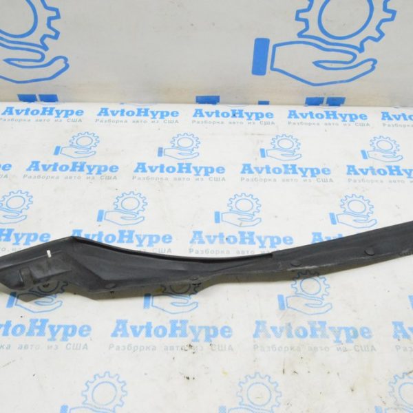 Уплотнитель капота передний левый Honda CRV 07-09 74196-SWA-A00