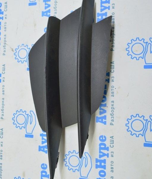 Решетка переднего бампера левая Mercedes-Benz C300 19-23 (01) надлом крепления 205-885-72-02