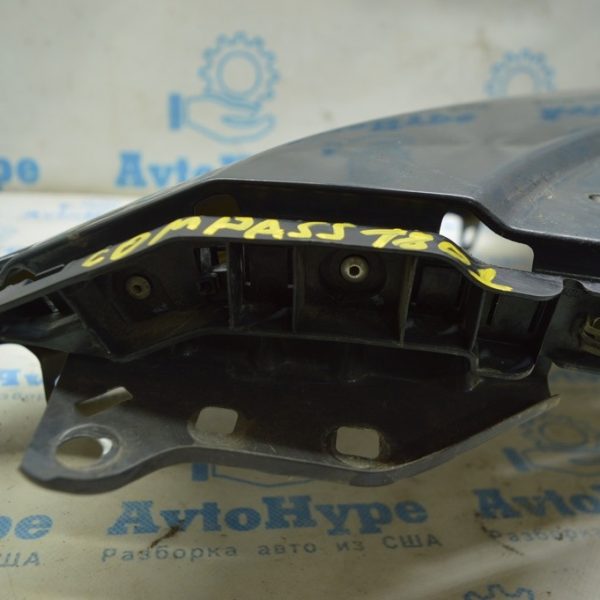 Крепление переднего бампера левое Jeep Compass 17- 68244509AB