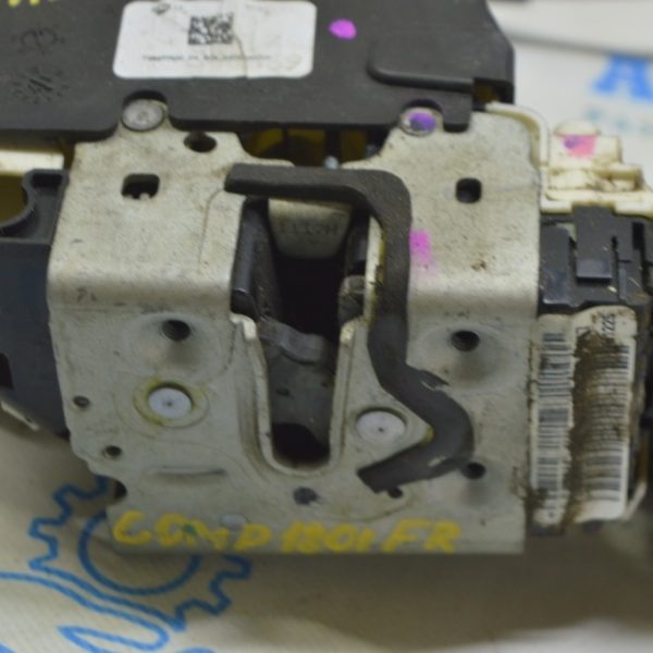 Замок двери передней правой Jeep Compass 17- 4589916AG
