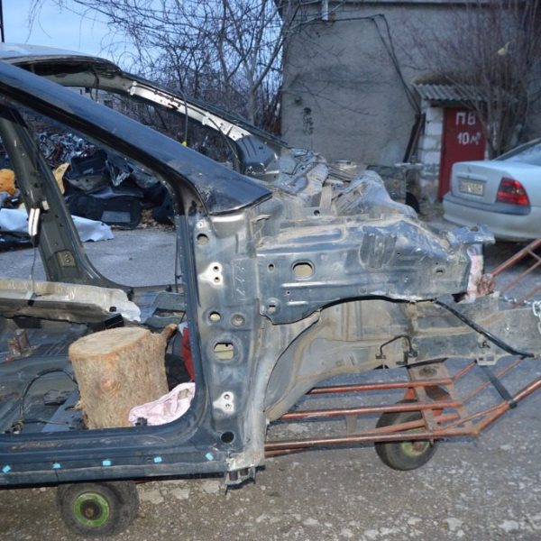 Четверть передняя правая Jeep Compass 17- графит (01) примят пистолет 68370960AC