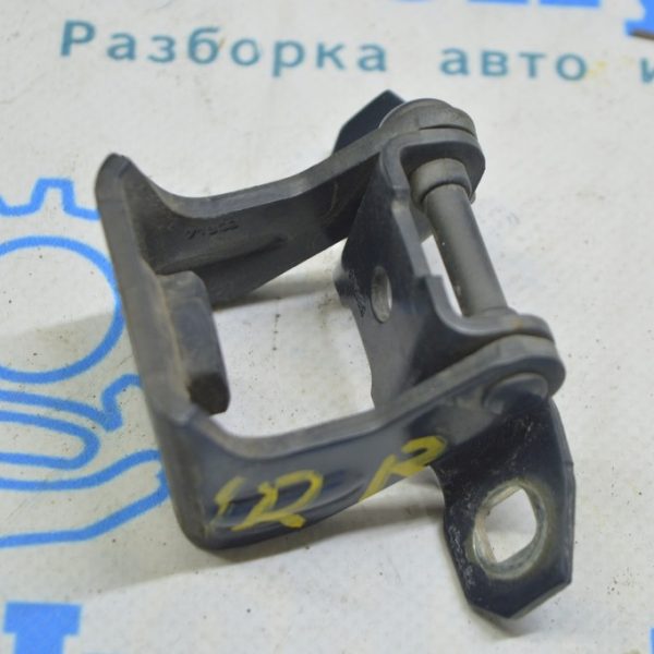 Петля двери багажника правая Jeep Compass 17- 68279716AA