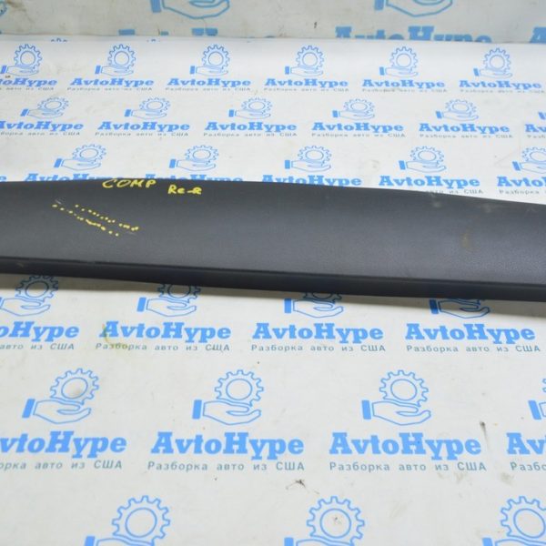 Обшивка двери багажника верхняя центр Jeep Compass 17- черная (01) царапина 5SZ79DX9AB