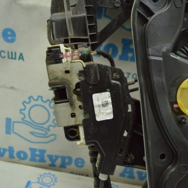 Замок двери передней левой Jeep Compass 17- 6 пинов 68211097AB