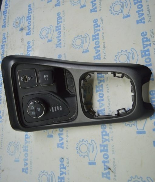 Накладка центральной консоли Jeep Compass 17- AWD, черная 6MW42JXPAA