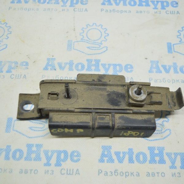 Крепление АКБ 12в Jeep Compass 17- 68304793AB