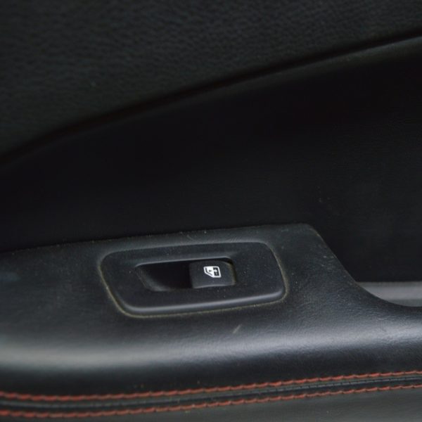 Управление стеклоподъемником задним правым Jeep Compass 17- 6BZ31LXHAA