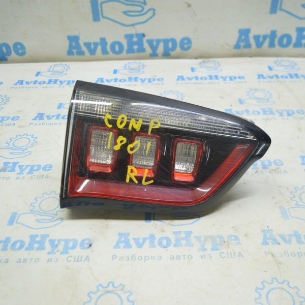 Фонарь внутренний крышка багажника левый Jeep Compass 17- галоген 55112837AB