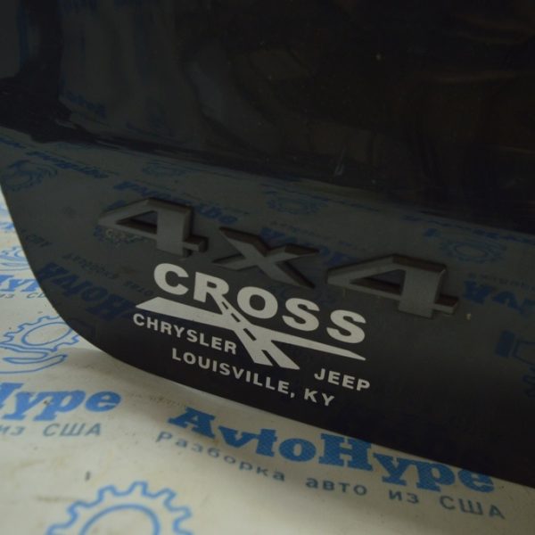 Эмблема надпись 4х4 двери багажника Jeep Compass 17- серая 68252646AA