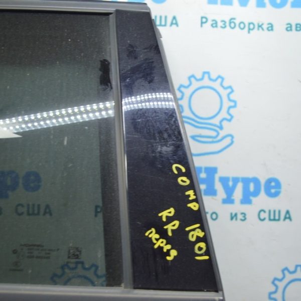 Накладка двери боковая задняя правая Jeep Compass 17- перед 68246270AC