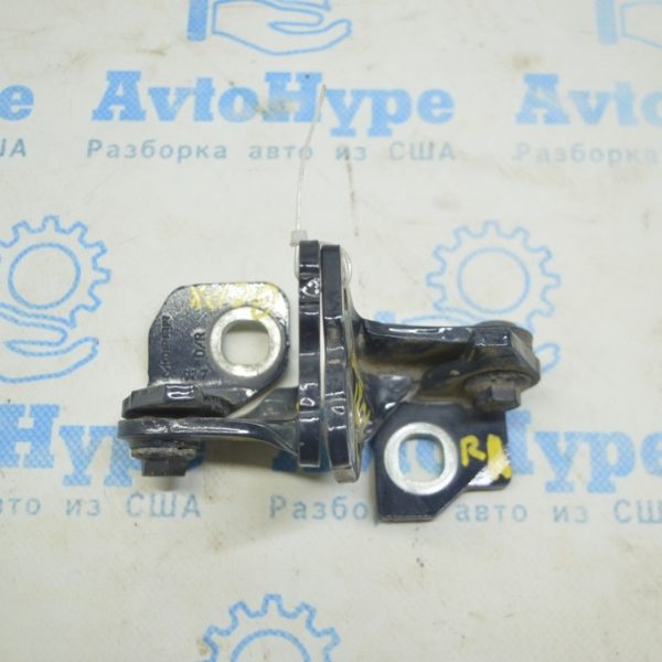 Петля двери нижняя задняя правая Jeep Compass 17- 68306526AA