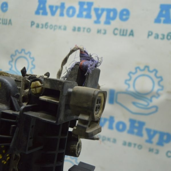 Кронштейн радиатора верхний левый Jeep Compass 17- 2.4 68244427AA