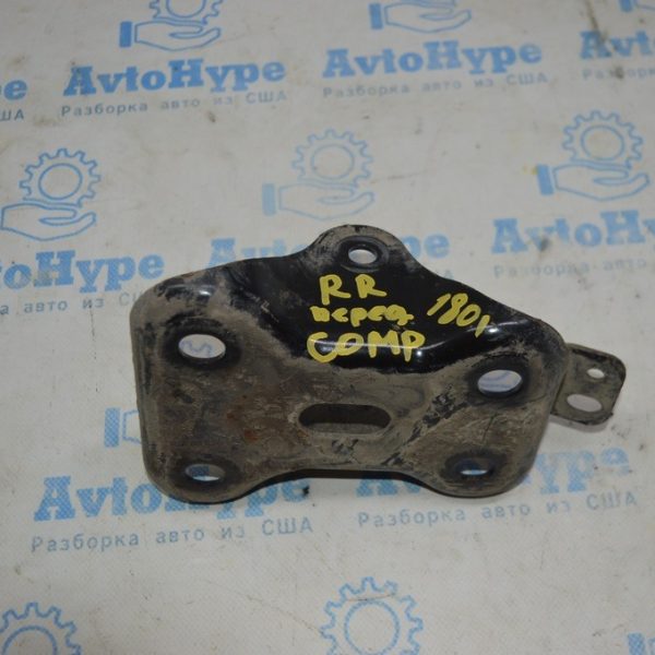 Кронштейн продольного рычага задний правый Jeep Compass 17- 68246683AA