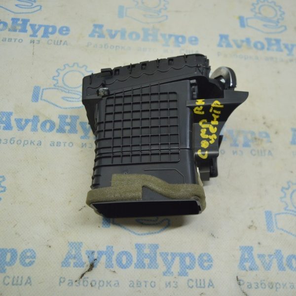 Дефлектор воздуховода торпедо центр прав Jeep Compass 17- черный 5UT63JXPAB