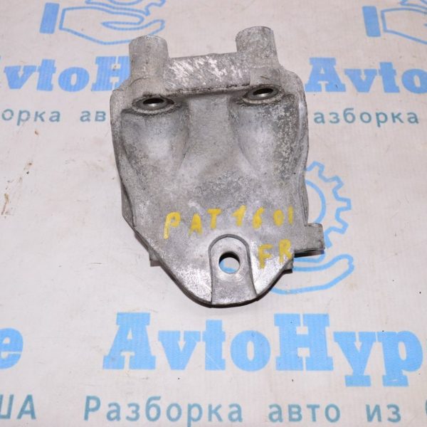 Кронштейн подушки двигателя перед Nissan Pathfinder 13- FWD 11274-JA100