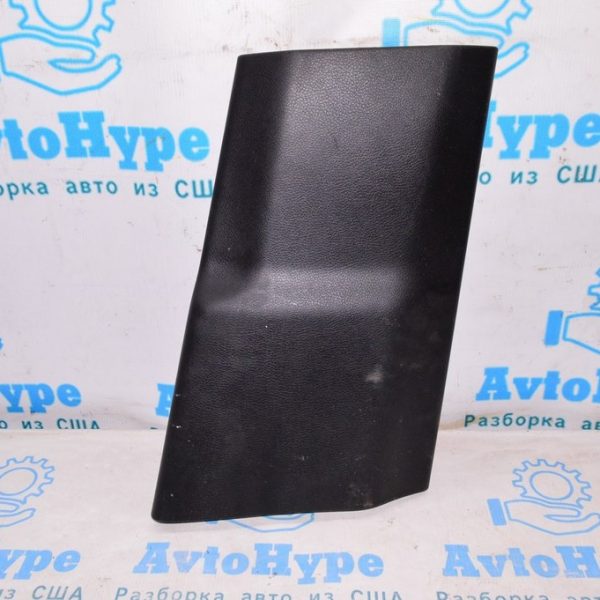 Накладка центральной стойки нижняя правая Jeep Renegade 15- черн 5VW37LXHAA