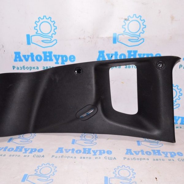 Накладка задней стойки багажника левая Jeep Renegade 15- черн 5VW38LXHAA