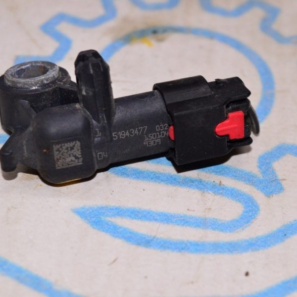 Датчик подушки безопасности перед прав Jeep Renegade 15- 51943477