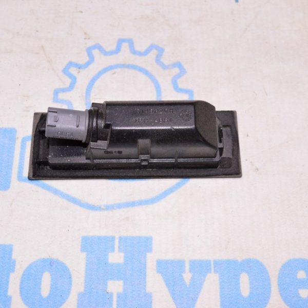 Подсветка номера прав Jeep Renegade 15- 68247166AA