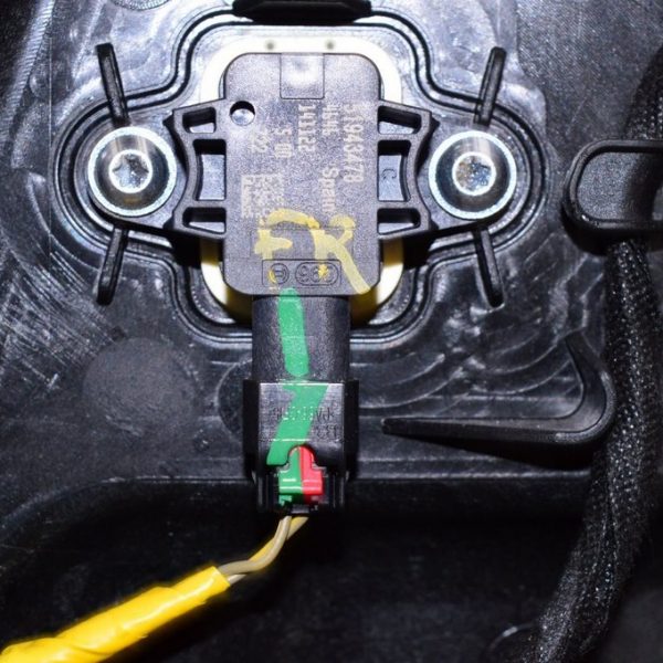 Датчик подушки безопасности перед прав Jeep Renegade 15- 51943478