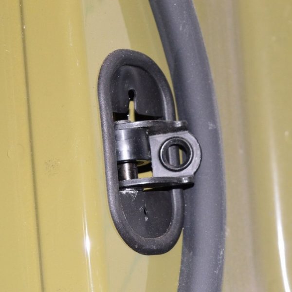 Ограничитель двери зад лев Jeep Renegade 15- 68247312AA